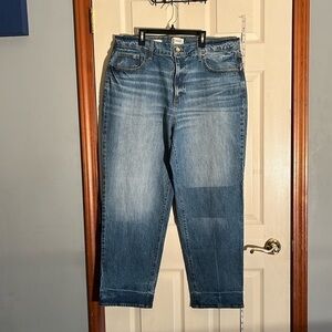 New-universal thread-16 long-medium wash-Vintage straight denim jeans.
